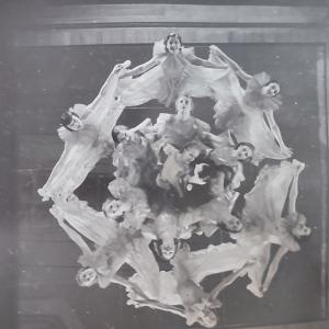 Groupe de danseuses evanescentes